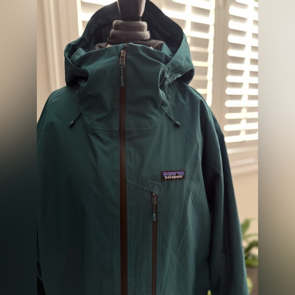 LIKE NEW Patagonia Men's Teal Jacket - Size XXL - Picture 2 of 9